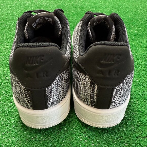 Nike Air Force 1 Flyknit 2 Black Pure Platinum Mens AV3042-001 VNDS Sz 8.5 main image 4
